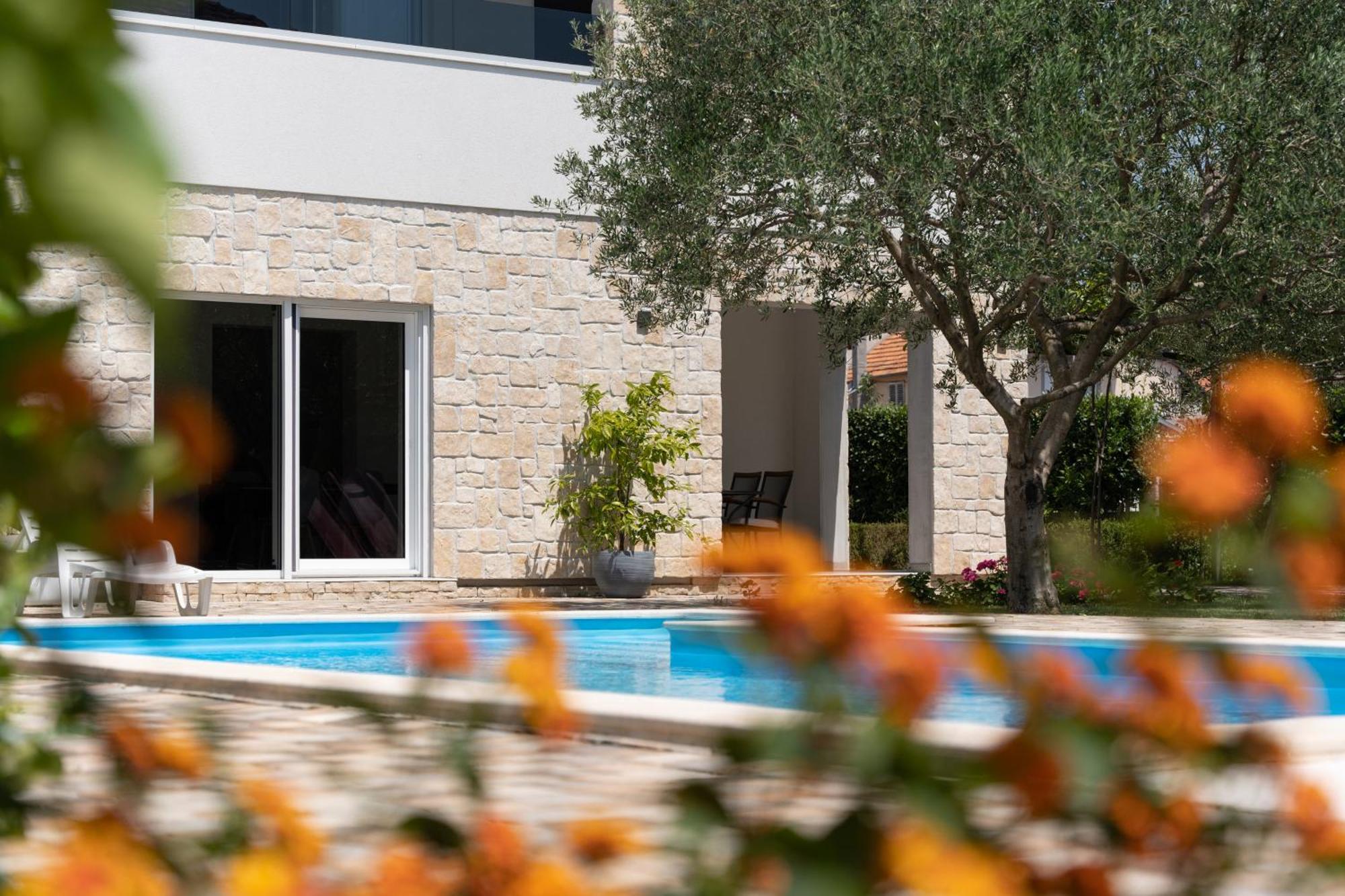 Coronata Apartman Biograd Na Moru